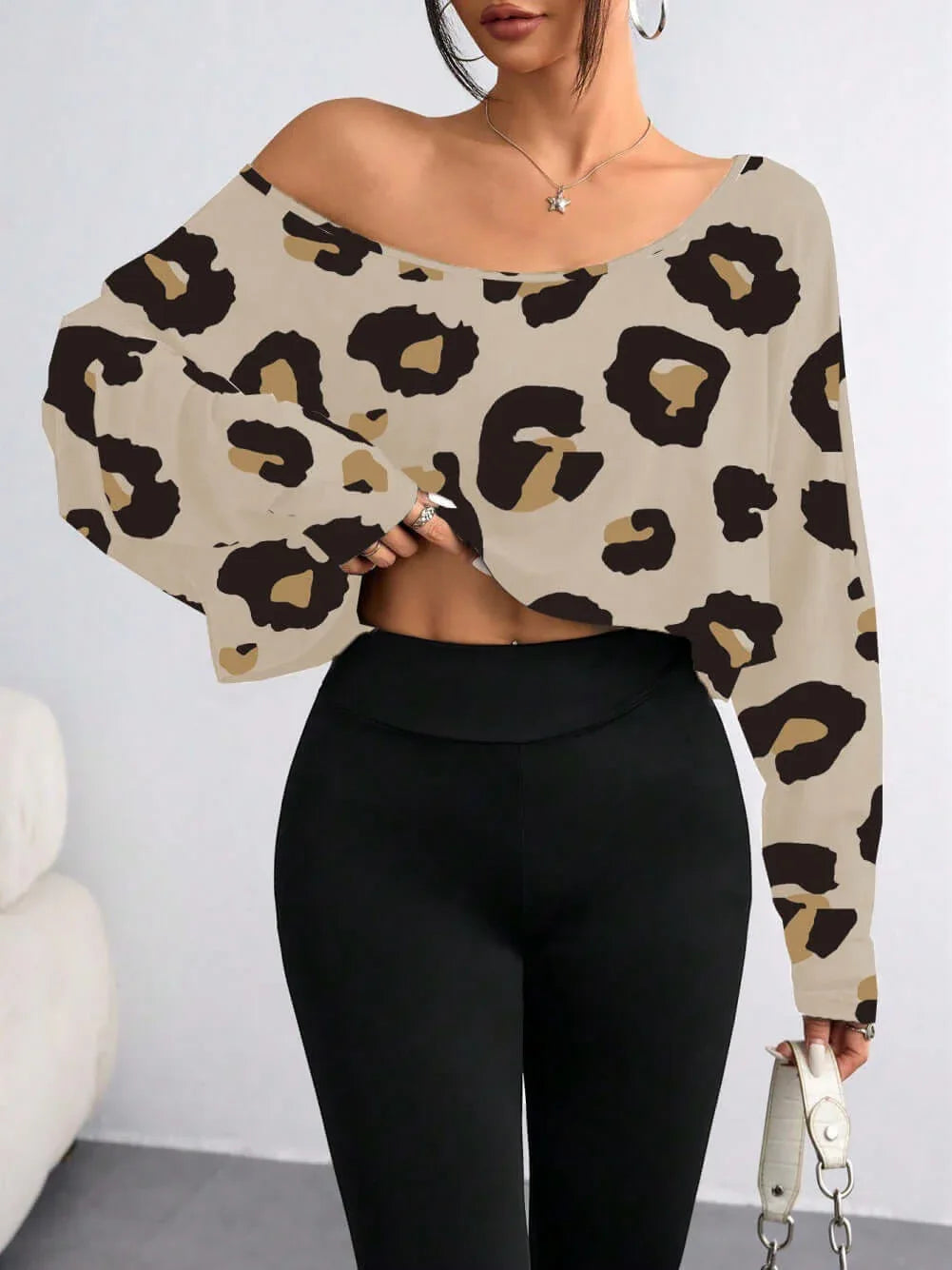 T-shirt donna spalle scoperte - Stampa leopardata - Viva Armonia