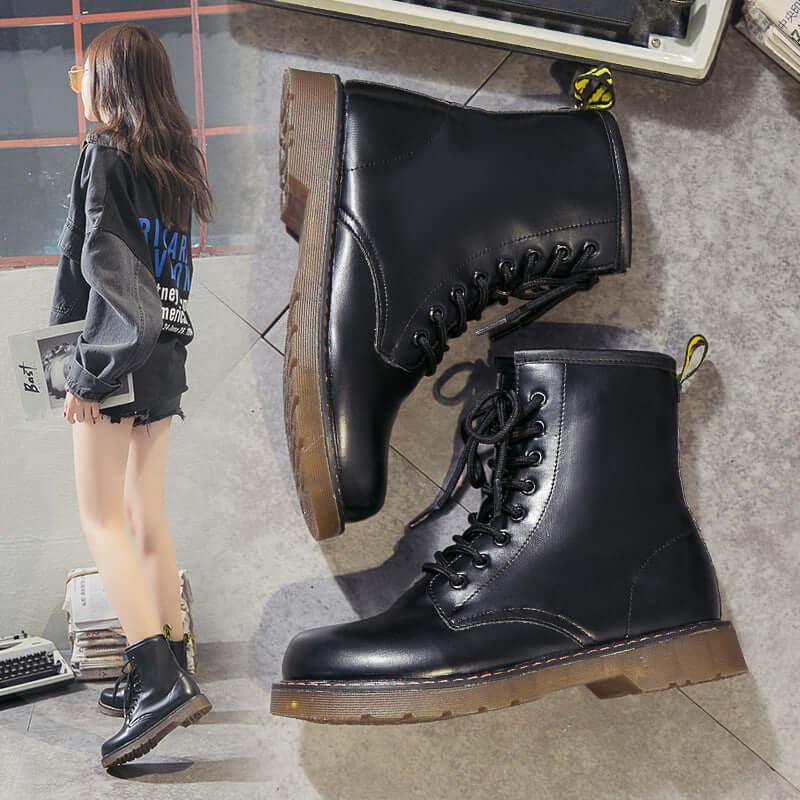 Stivali donna stile Dr Martens con lacci - Tacco medio - Viva Armonia